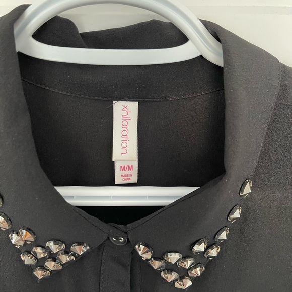 💕3/20$ NWOT Xhilaration Chiffon Blouse with Studded Collar - Picture 3 of 4